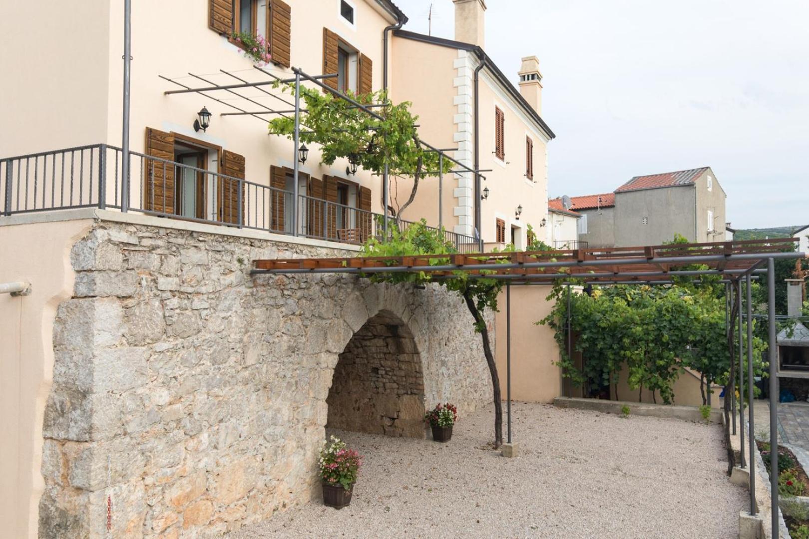 Apartments Gabi Punat Exterior photo