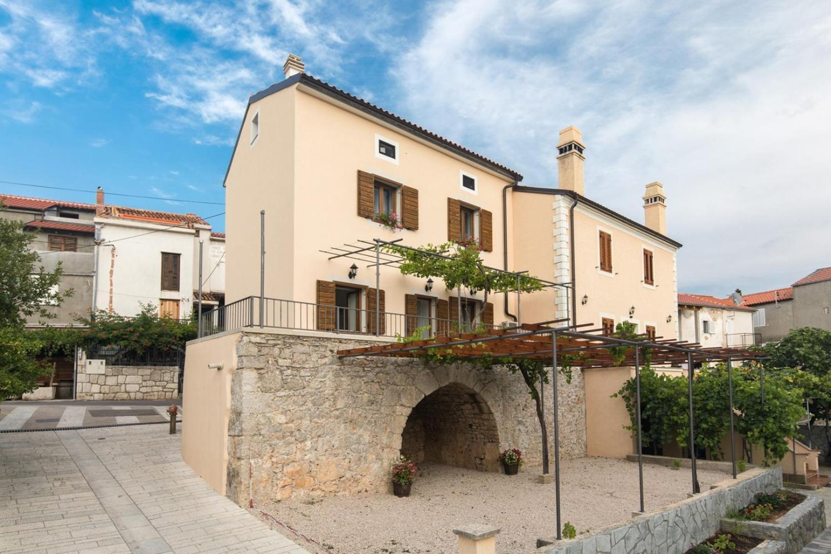 Apartments Gabi Punat Exterior photo