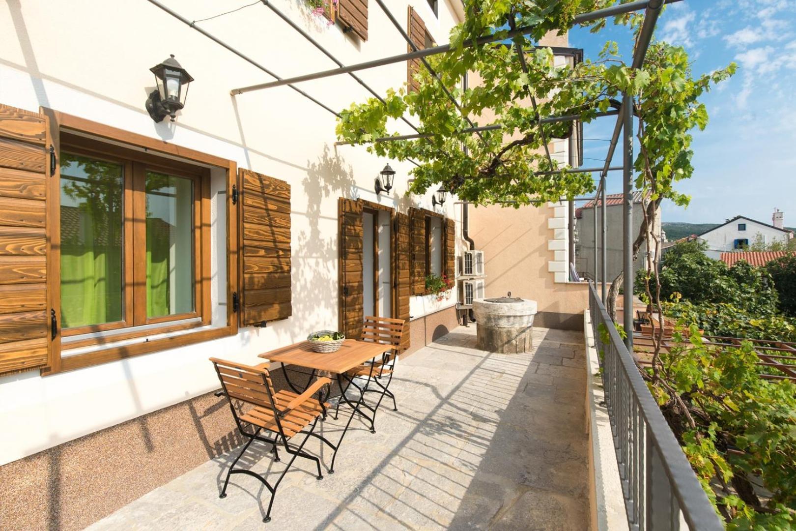 Apartments Gabi Punat Exterior photo